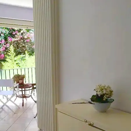 Mezzanino Con Patio E Archi A Vela