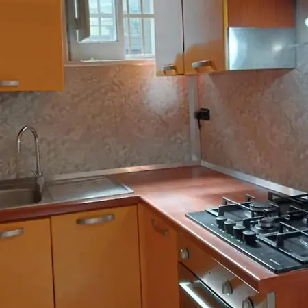 Mezzanino Con Patio E Archi A Vela *