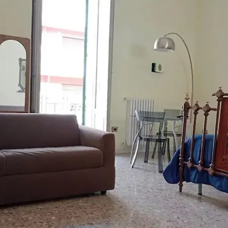 公寓 Mezzanino Con Patio E Archi A Vela 巴里